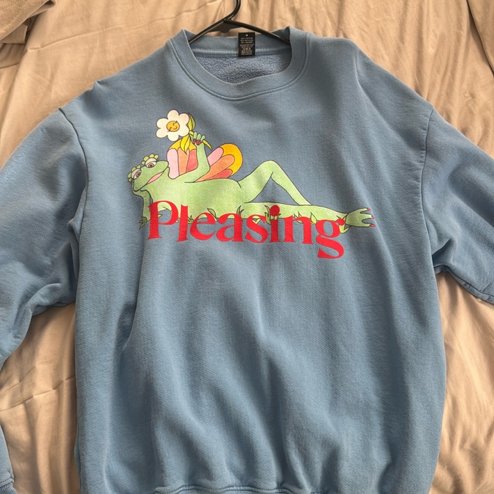 Pleasing crewneck